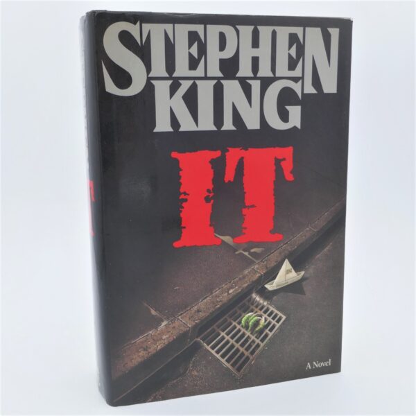 IT.  A Novel. First Edition (1986)